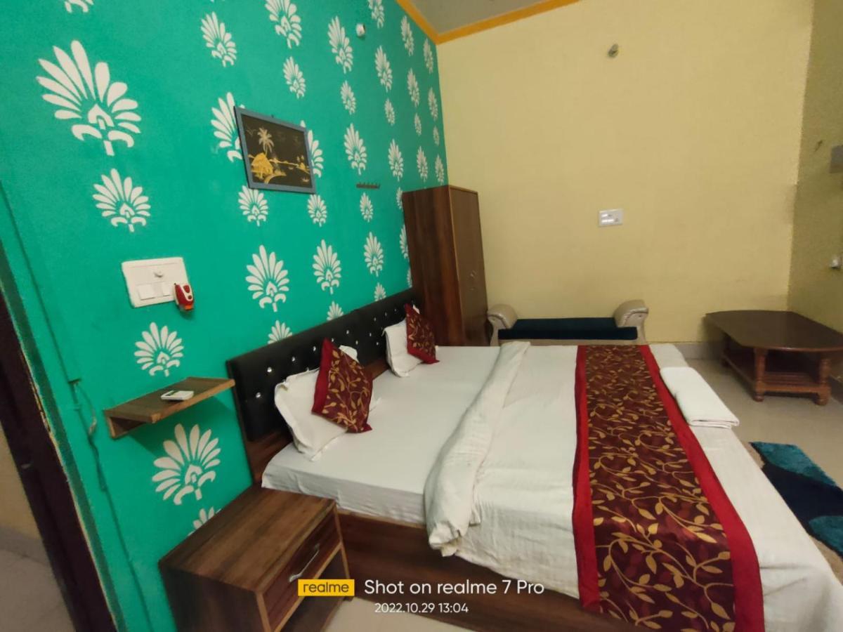 ורנאסי Gangotri Paying Guest House מראה חיצוני תמונה