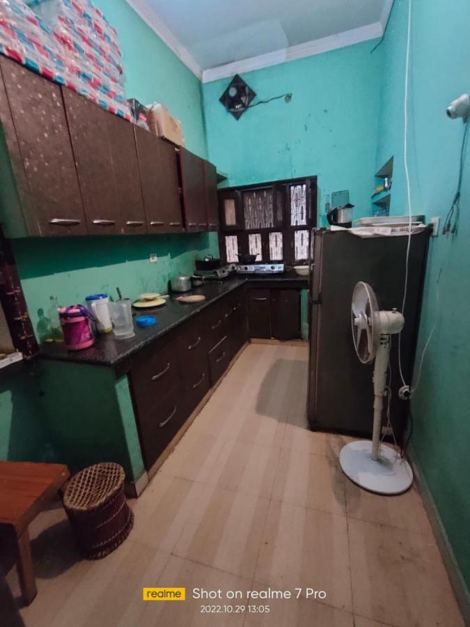 ורנאסי Gangotri Paying Guest House מראה חיצוני תמונה