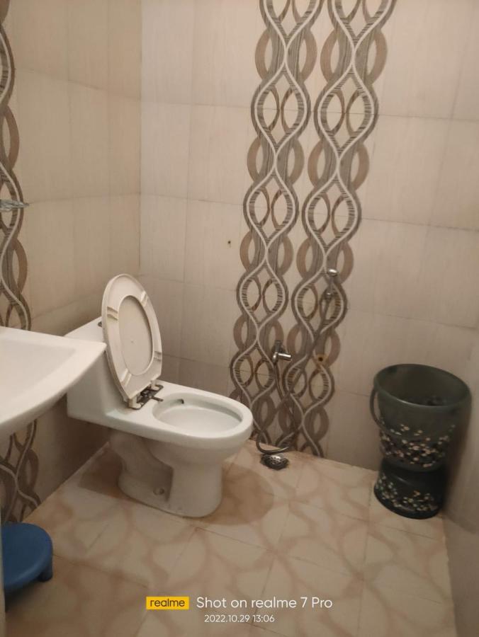 ורנאסי Gangotri Paying Guest House מראה חיצוני תמונה