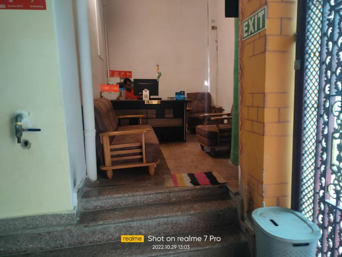 ורנאסי Gangotri Paying Guest House מראה חיצוני תמונה